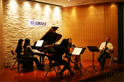人生就是博新办公室音乐厅举办室内小型音乐会 