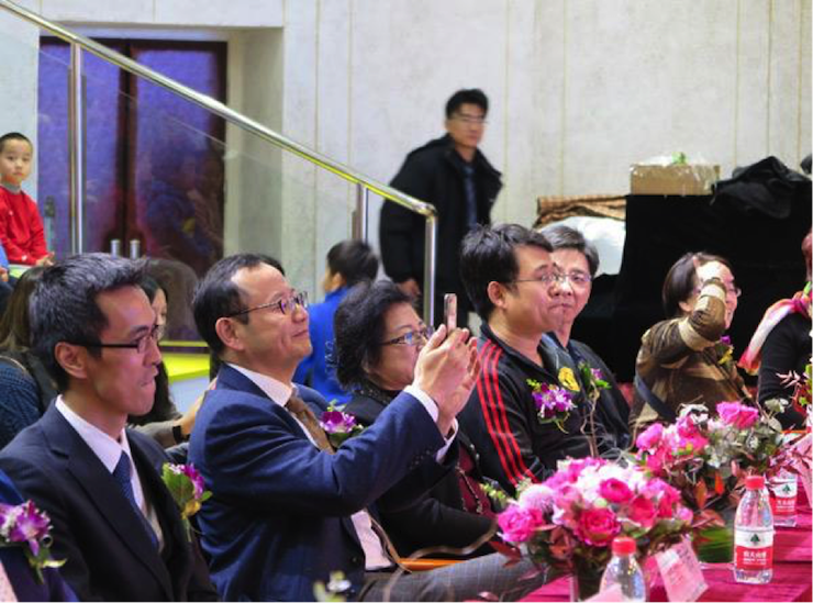 音乐之声暖寒冬 人生就是博乐器捐赠爱心行动走进中国儿童中心艺术宫