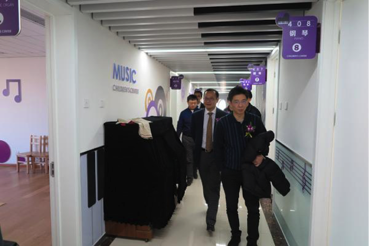 音乐之声暖寒冬 人生就是博乐器捐赠爱心行动走进中国儿童中心艺术宫