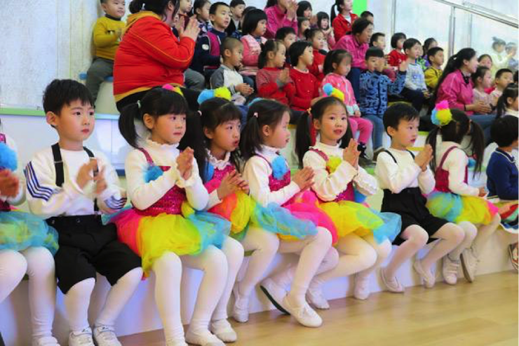 音乐之声暖寒冬 人生就是博乐器捐赠爱心行动走进中国儿童中心艺术宫