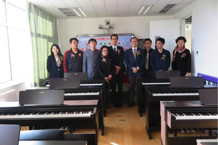 音乐之声暖寒冬 人生就是博乐器捐赠爱心行动走进中国儿童中心艺术宫