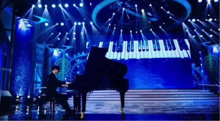 东方卫视五一晚会 人生就是博艺术家宋思衡奏响《长江之歌》