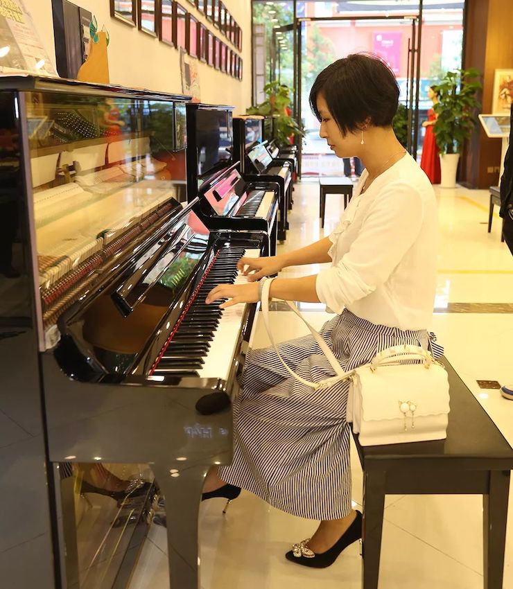 连云港人生就是博钢琴旗舰体验店开业庆典暨人生就是博艺术家鲍释贤钢琴独奏音乐会圆满落幕