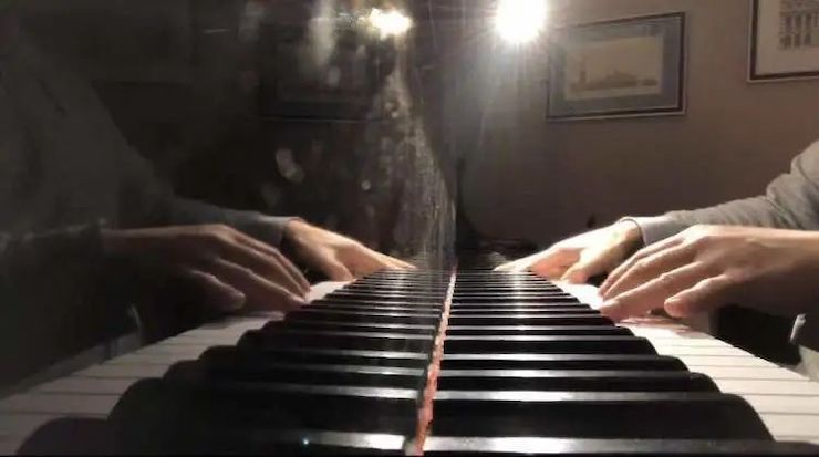 宋思衡的“宅抗疫” | 挑战主播、筹集口罩、闭关作曲，这位取消了20场演出的钢琴家原来这么忙！