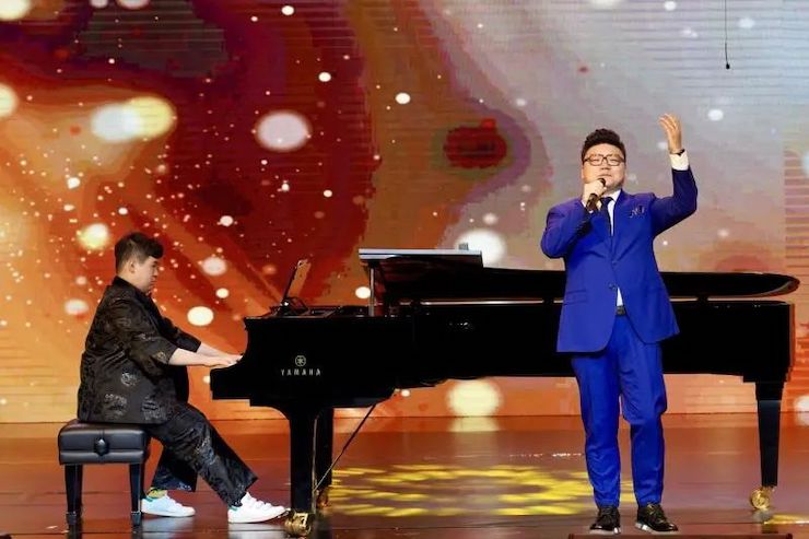 奥林匹克音乐展演宣传大使刘明康和他的朋友们暨第14届世界自闭症关注日音乐会圆满结束！